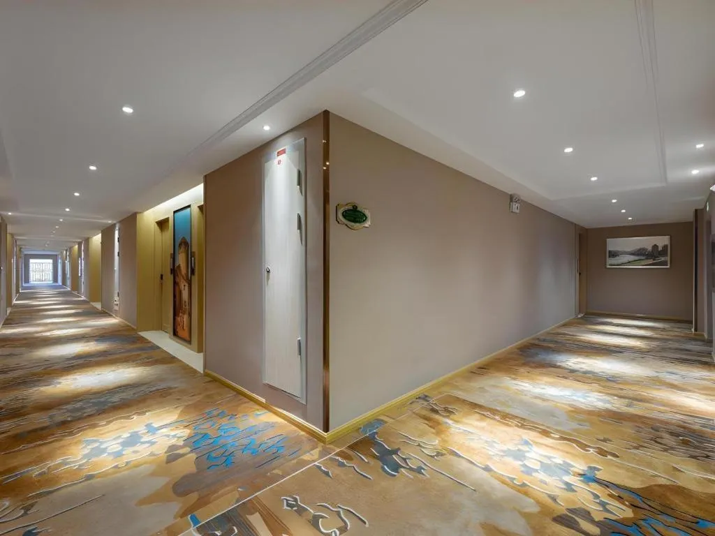 Vienna Hotel Wuhan Guobo Jiangang Metro Station