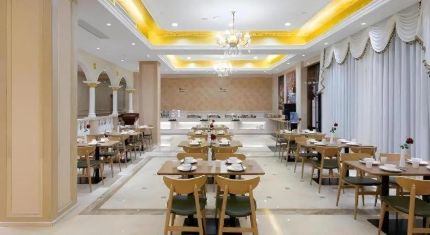 Vienna Hotel Wuhan Guobo Jiangang Metro Station