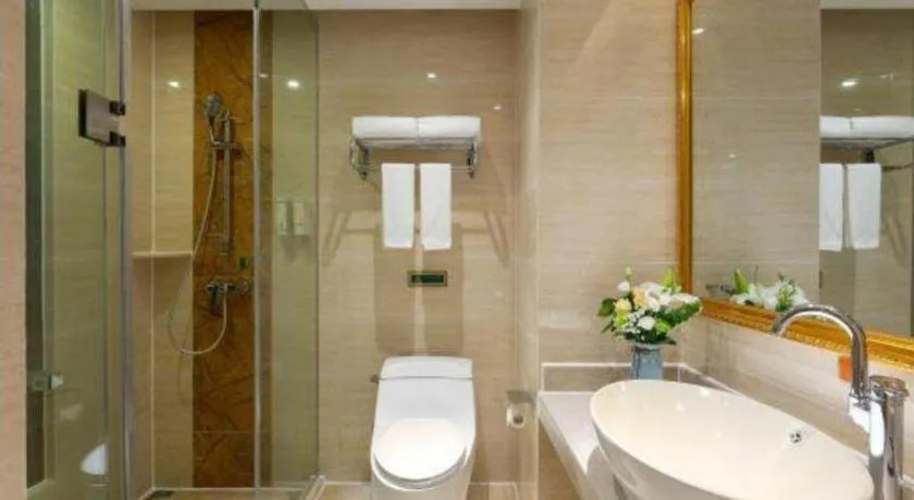 Vienna Hotel Wuhan Guobo Jiangang Metro Station