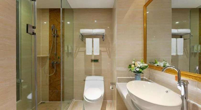 Vienna Hotel Wuhan Guobo Jiangang Metro Station