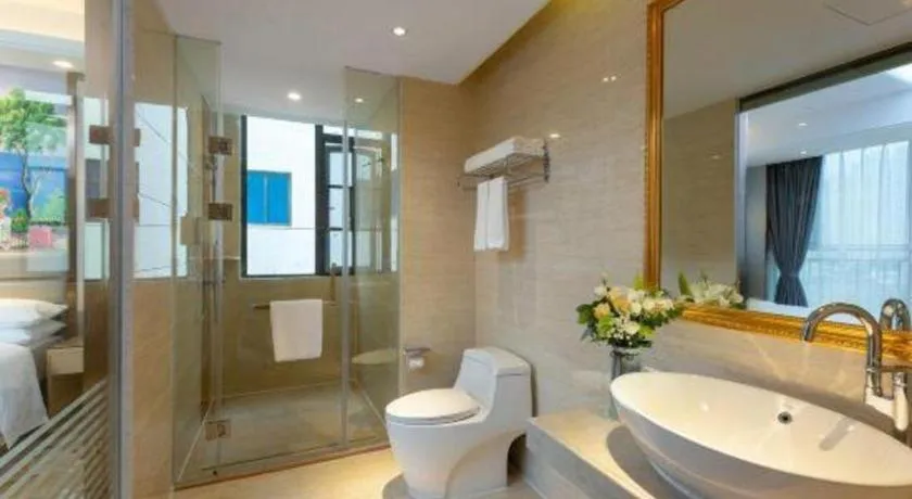 Vienna Hotel Wuhan Guobo Jiangang Metro Station