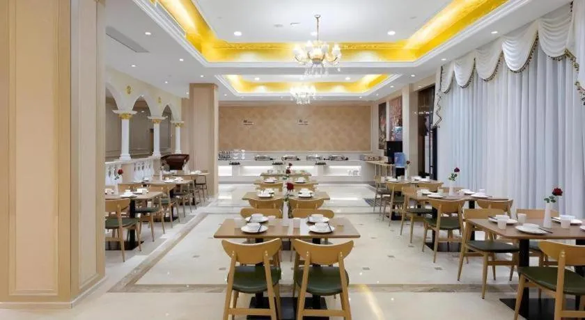 Vienna Hotel Wuhan Guobo Jiangang Metro Station