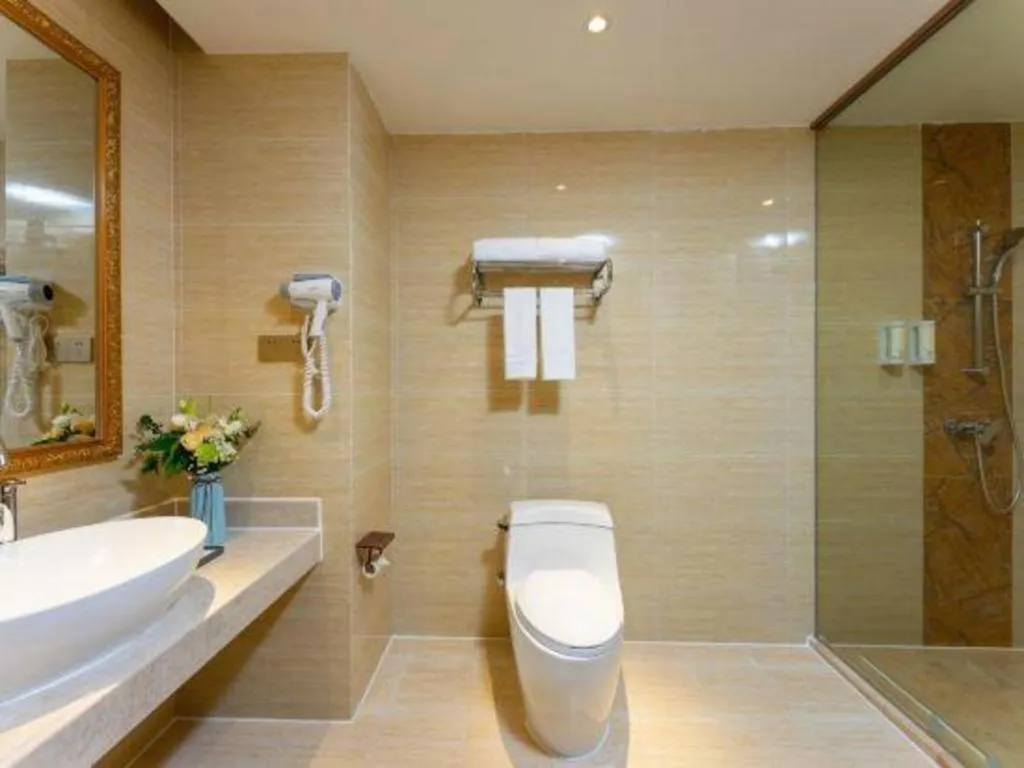 Vienna Hotel Wuhan Guobo Jiangang Metro Station