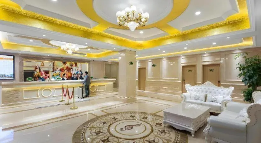 Vienna Hotel Wuhan Guobo Jiangang Metro Station