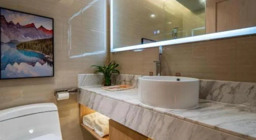 Vienna Hotel Wuhan Guobo Jiangang Metro Station