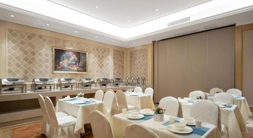 Vienna Hotel Chongqing Lijiatuo Pedestrian Street