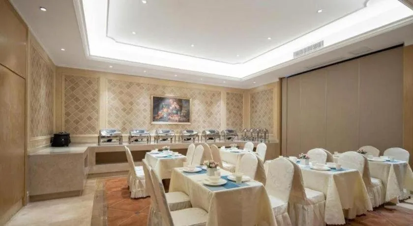 Vienna Hotel Chongqing Lijiatuo Pedestrian Street