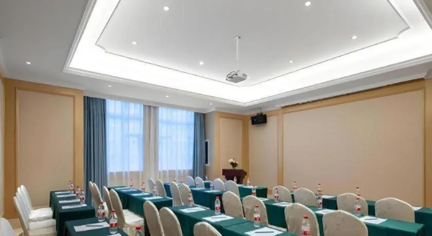 Vienna Hotel Chongqing Lijiatuo Pedestrian Street