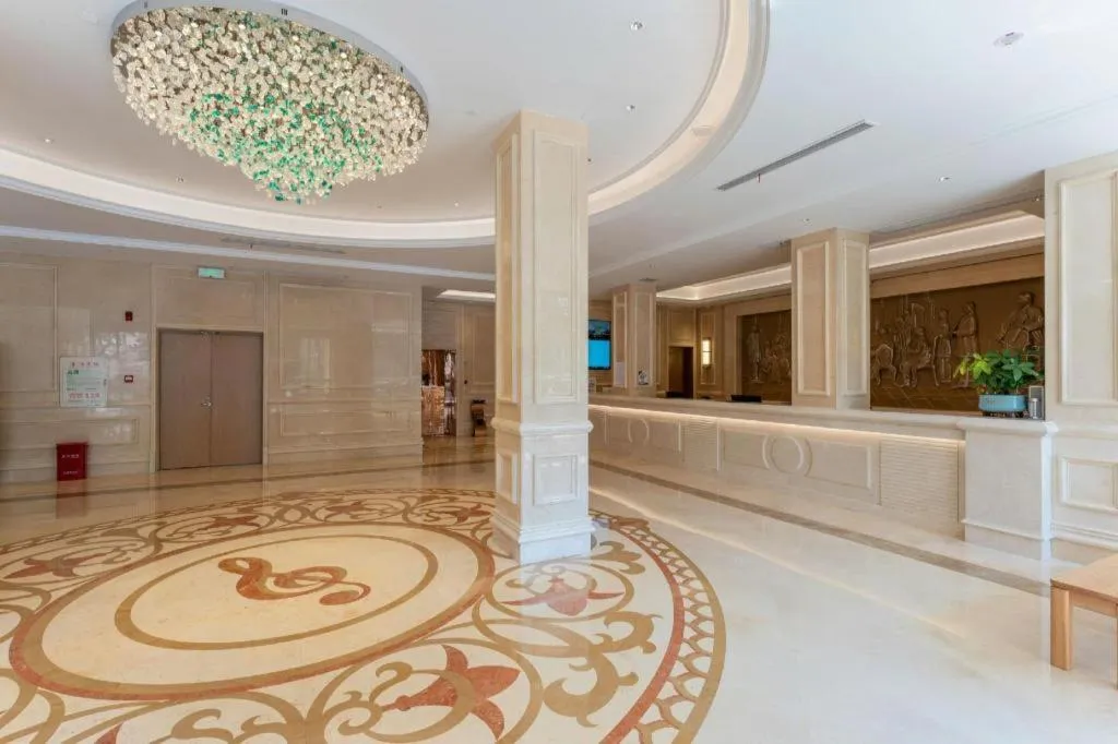 Vienna Hotel Hubei Jinzhou Changjiang University