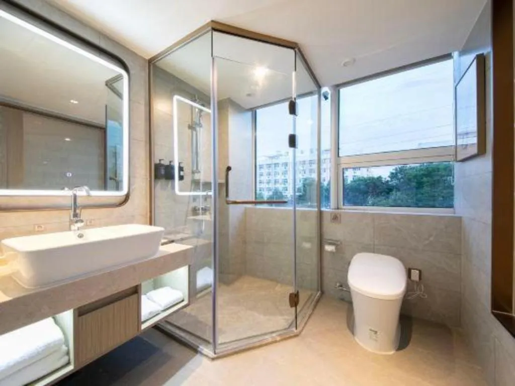 Vienna Hotel Hubei Jinzhou Changjiang University