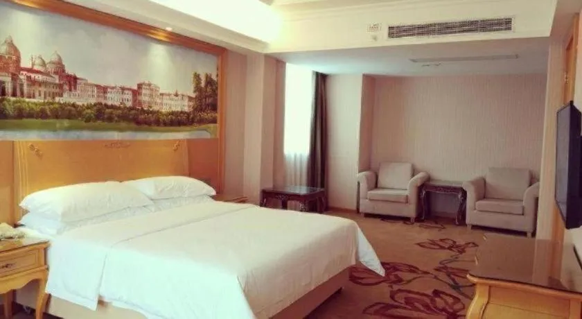 Bed in Vienna Hotel Guangxi Guilin Gongchengtianjie