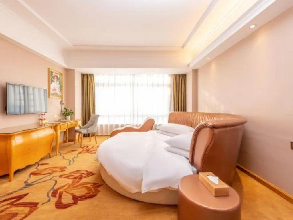 Bed in Vienna Hotel Guangxi Guilin Gongchengtianjie