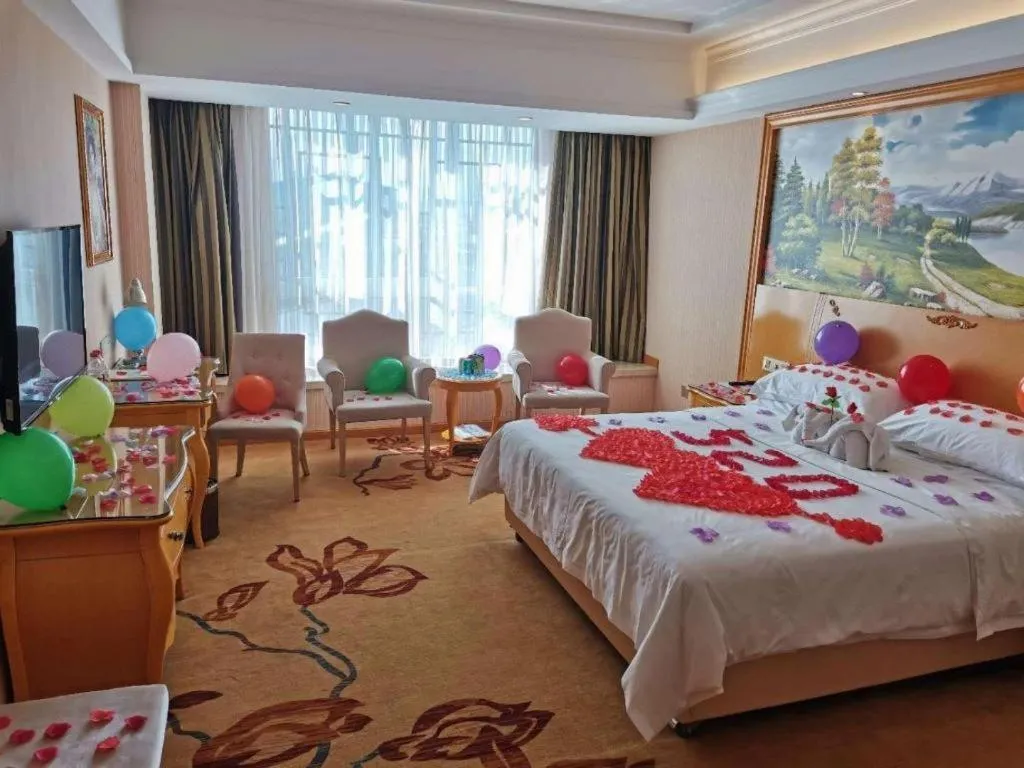 Bed in Vienna Hotel Guangxi Guilin Gongchengtianjie