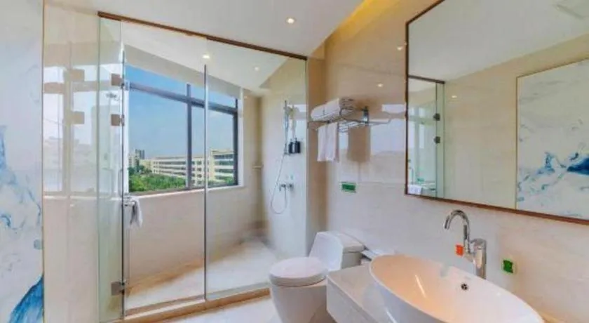 Vienna Hotel Guangdong Zhongshan Xiaolan High-Speed Railway Station