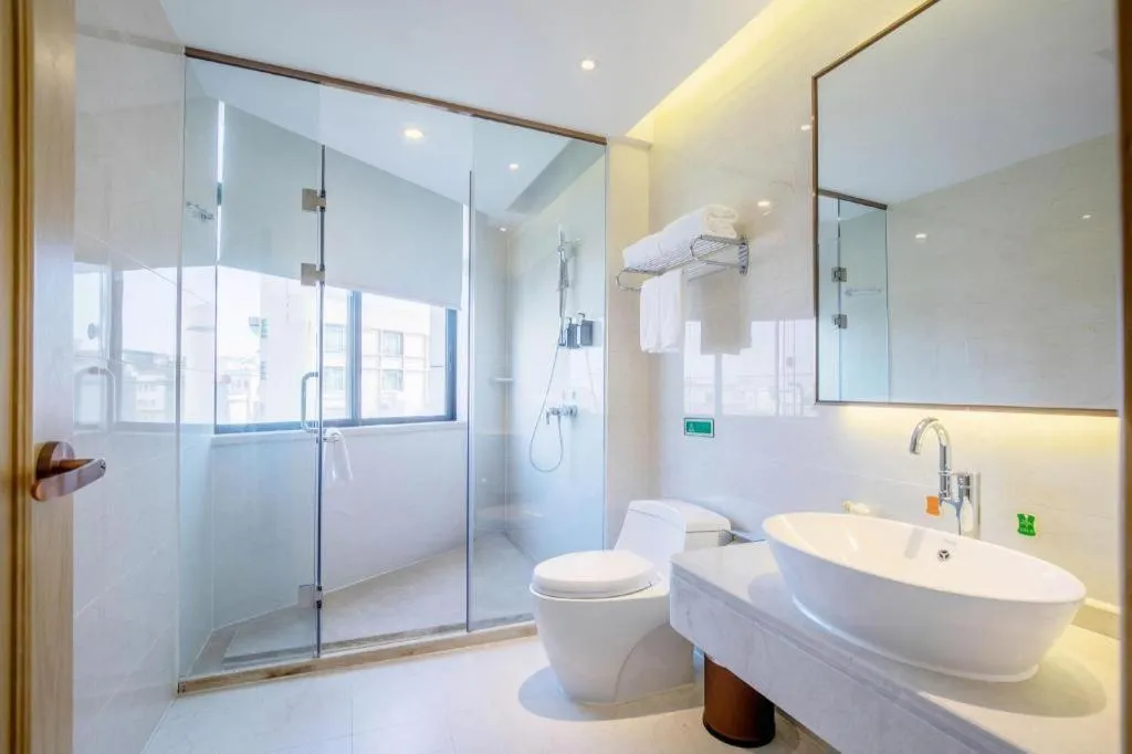 Vienna Hotel Guangdong Zhongshan Xiaolan High-Speed Railway Station