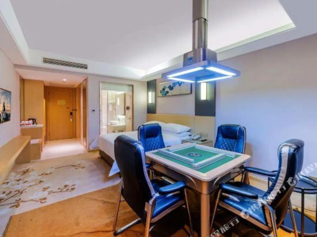 Vienna Hotel Guangdong Zhongshan Xiaolan High-Speed Railway Station