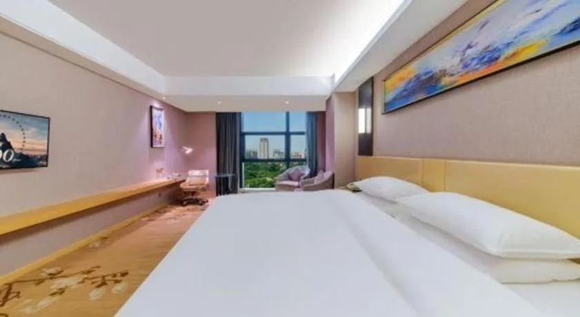 Bed in Vienna Hotel Guangdong Zhongshan Xiaolan High-Speed Railway Station