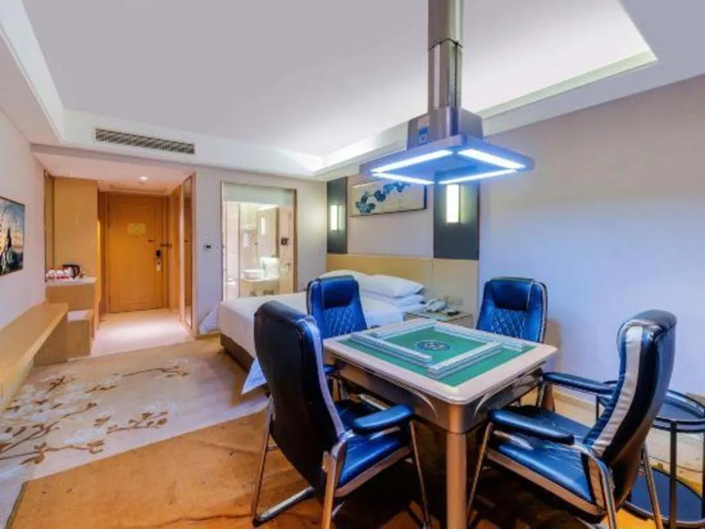 Vienna Hotel Guangdong Zhongshan Xiaolan High-Speed Railway Station