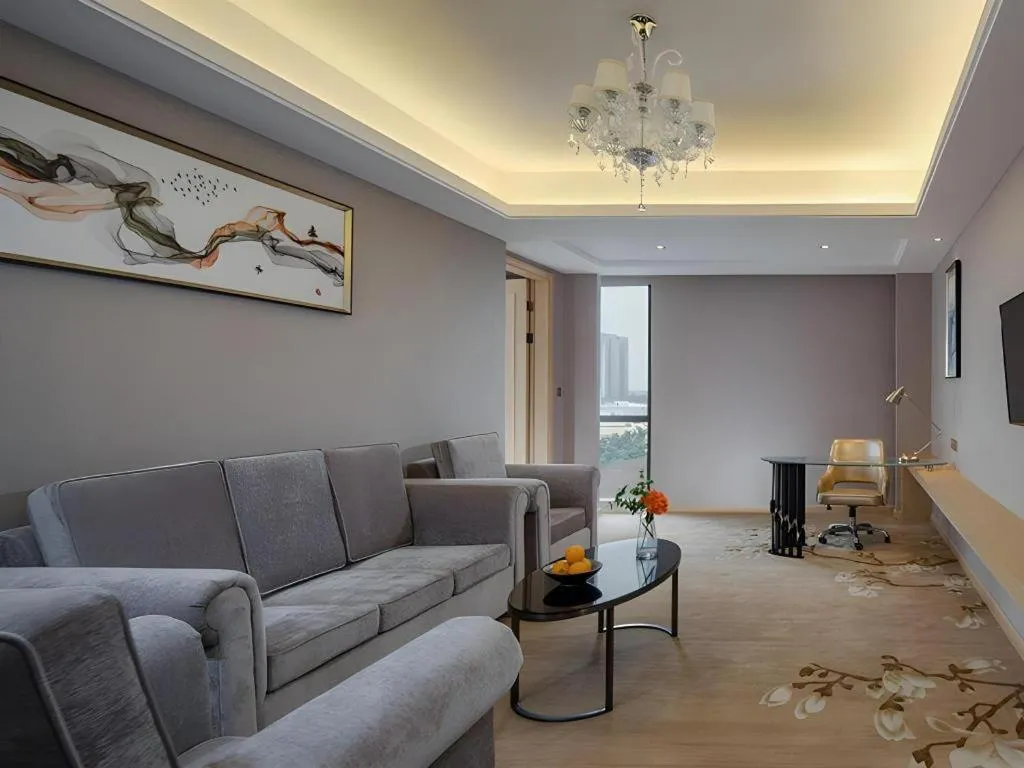 Vienna Hotel Guangdong Zhongshan Xiaolan High-Speed Railway Station