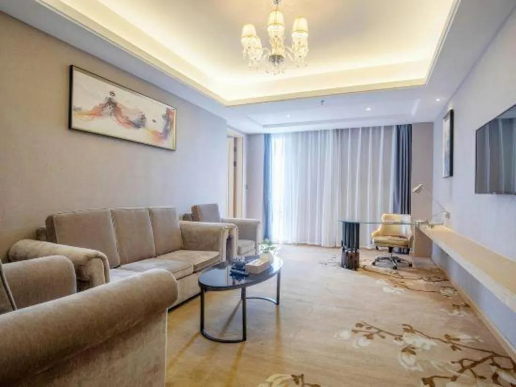 Vienna Hotel Guangdong Zhongshan Xiaolan High-Speed Railway Station