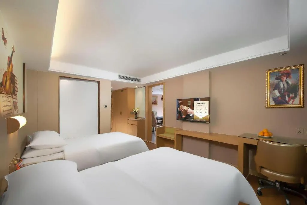 Bed in Venus International Hotel Guangdong Huizhou West Lake