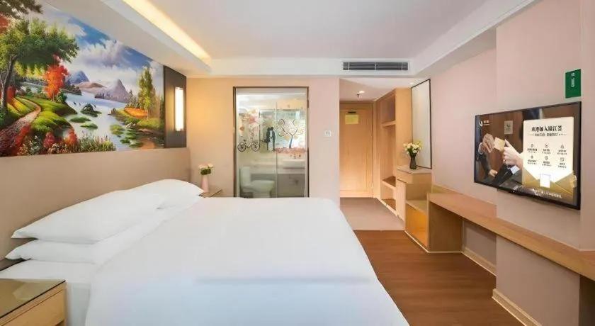 Bed in Venus International Hotel Guangdong Huizhou West Lake