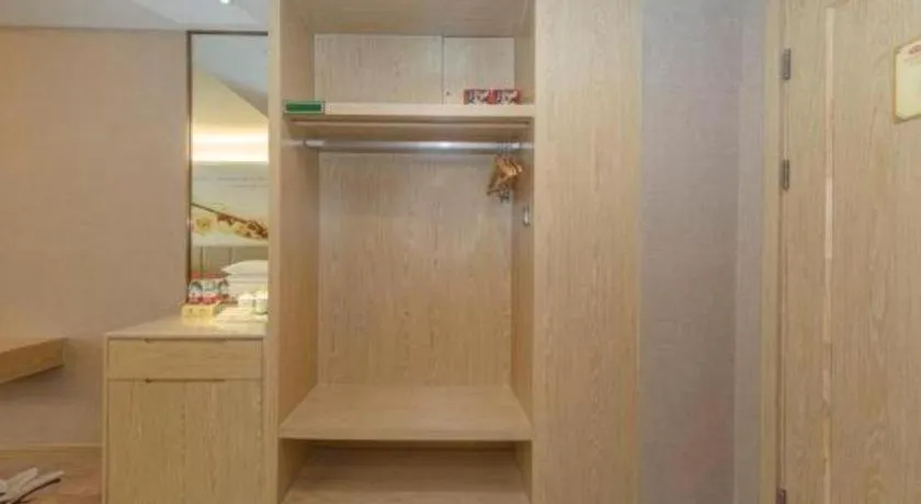 Vienna Hotel Fuzhou Changle Shouzhan Hangcheng Metro Station