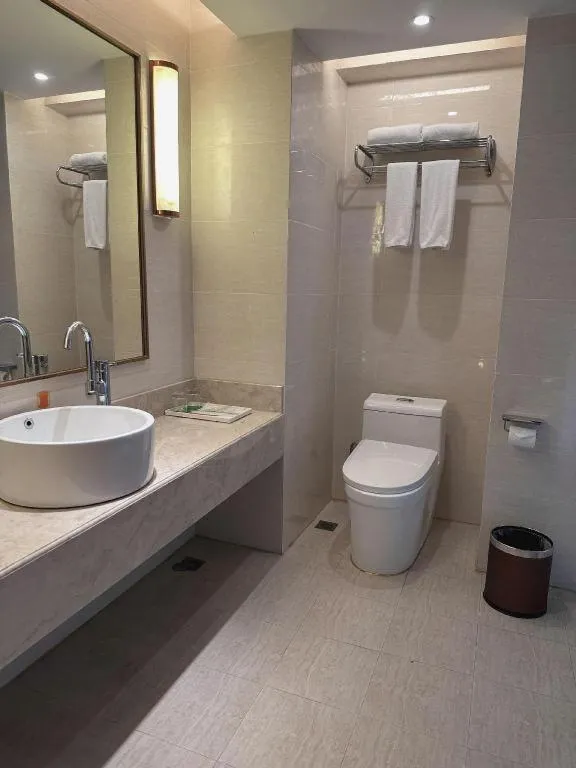 Vienna Hotel Fuzhou Changle Shouzhan Hangcheng Metro Station