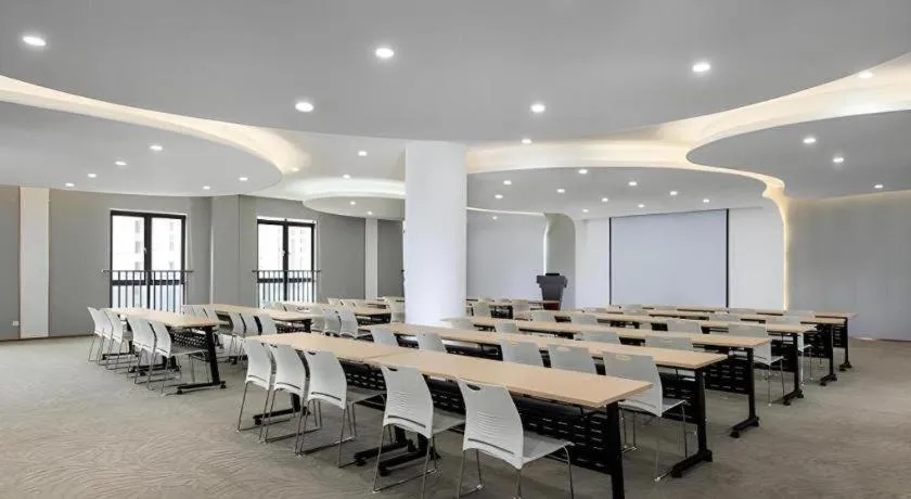 Vienna Hotel Fuzhou Changle Shouzhan Hangcheng Metro Station