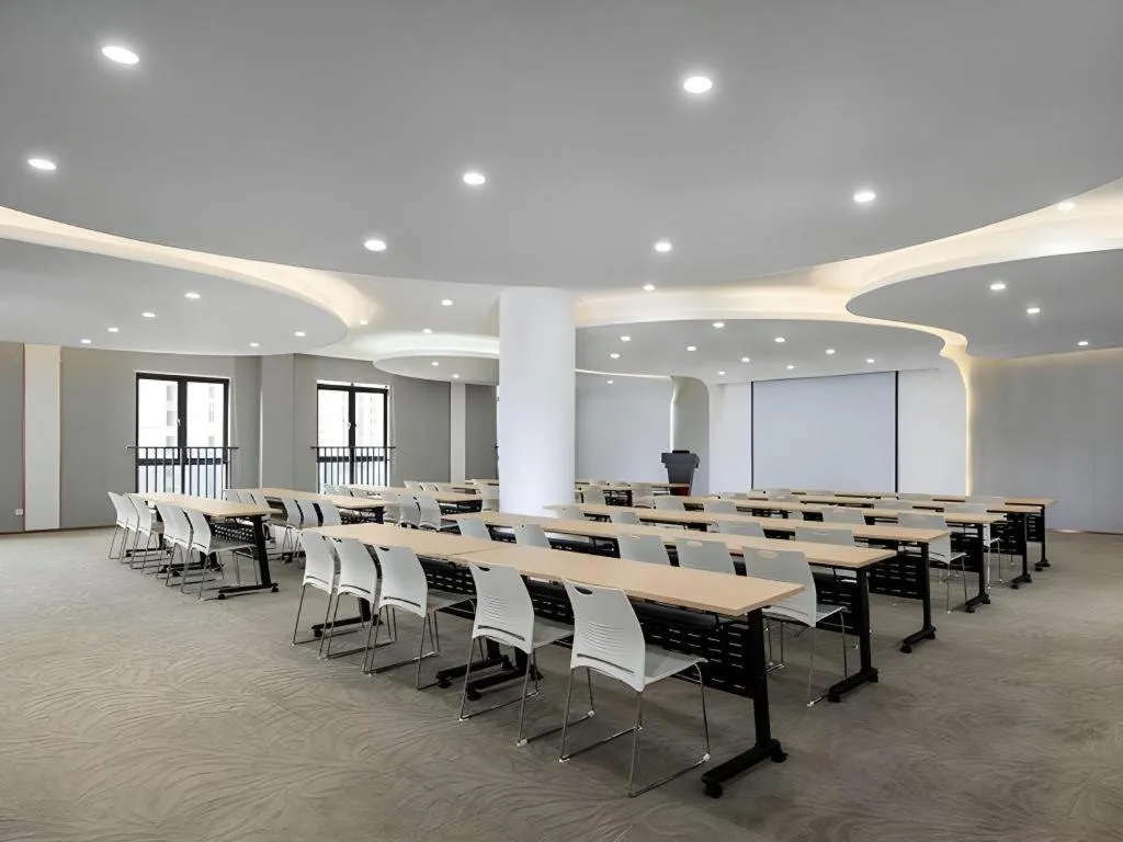 Vienna Hotel Fuzhou Changle Shouzhan Hangcheng Metro Station