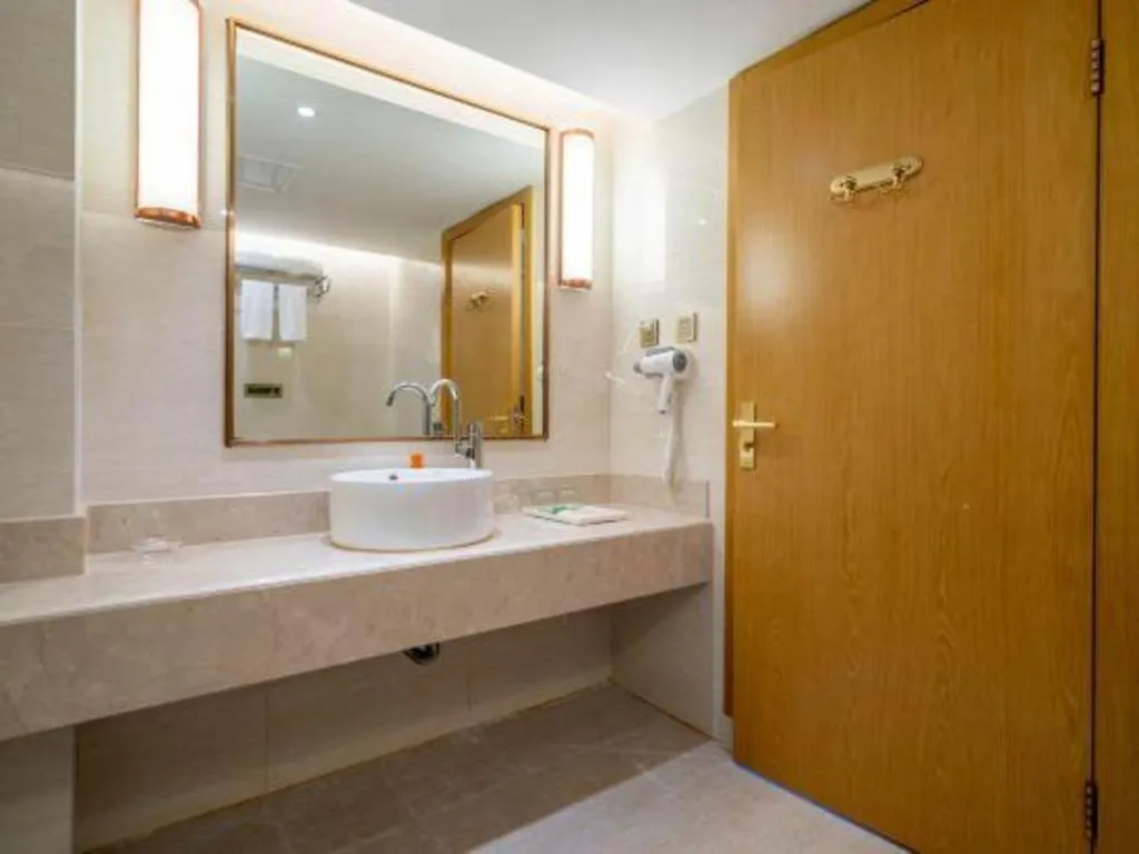 Vienna Hotel Fuzhou Changle Shouzhan Hangcheng Metro Station