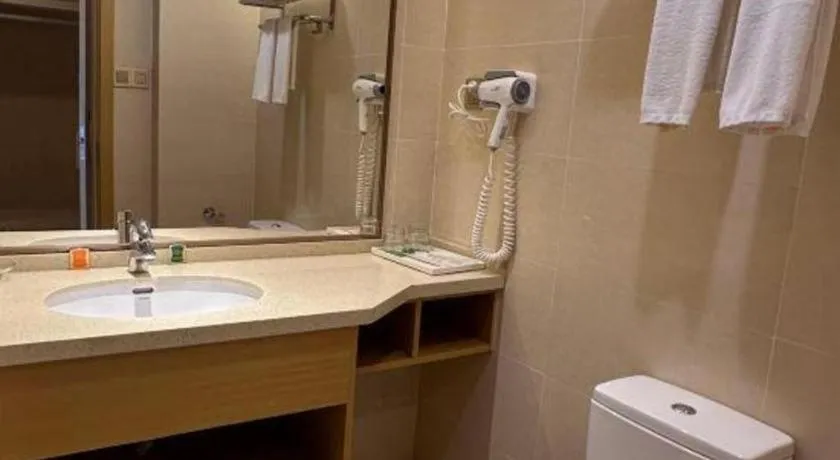 Vienna Hotel Fuzhou Changle Shouzhan Hangcheng Metro Station