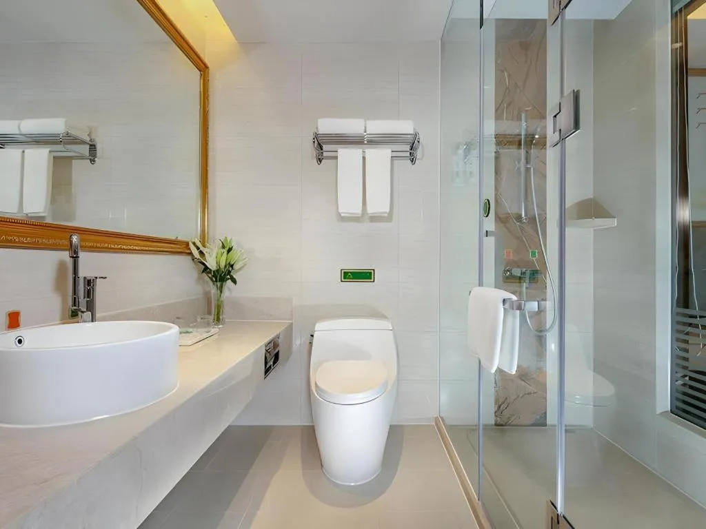 Vienna Hotel Chengdu University of Pertroleum Metro Station