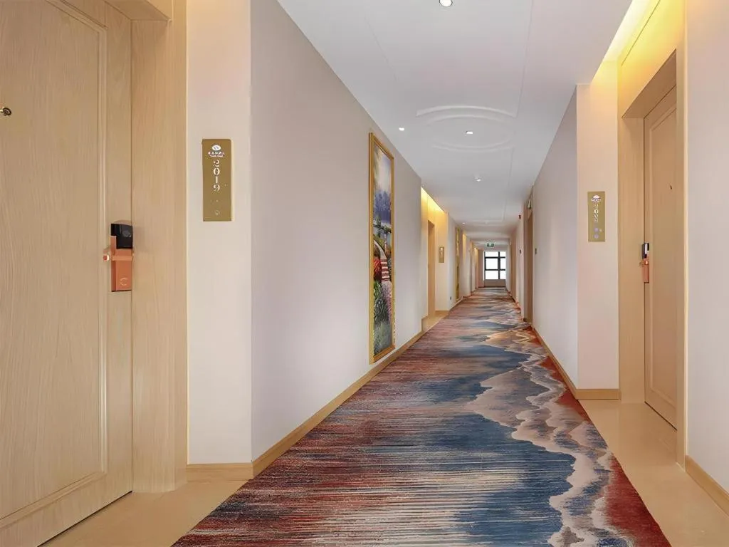 Vienna Hotel Chengdu University of Pertroleum Metro Station