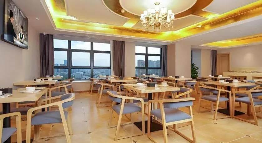 Vienna Hotel Chengdu University of Pertroleum Metro Station