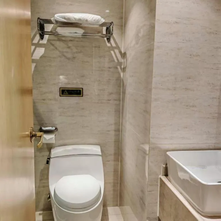 Vienna Hotel Guangxi Hezhou Guposhan Suifeng