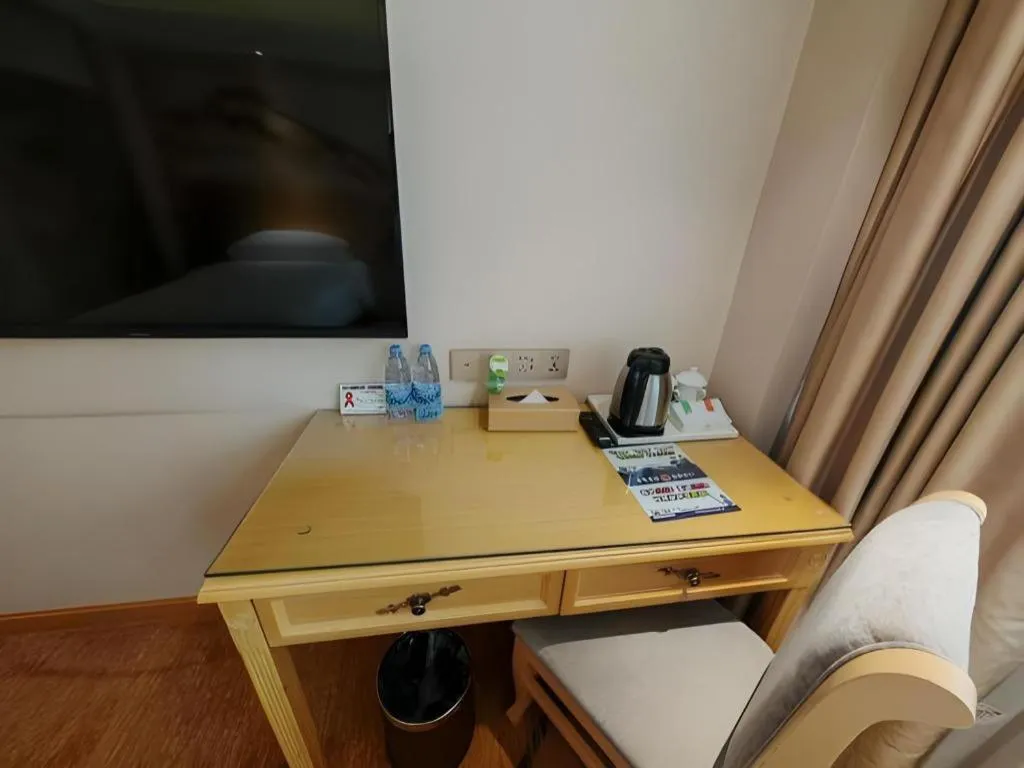 Vienna Hotel Guangxi Hezhou Guposhan Suifeng