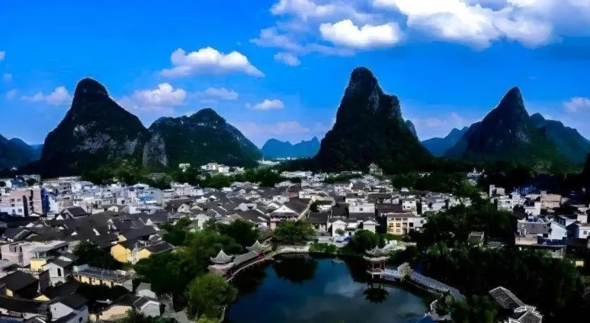 Vienna Hotel Guangxi Hezhou Guposhan Suifeng