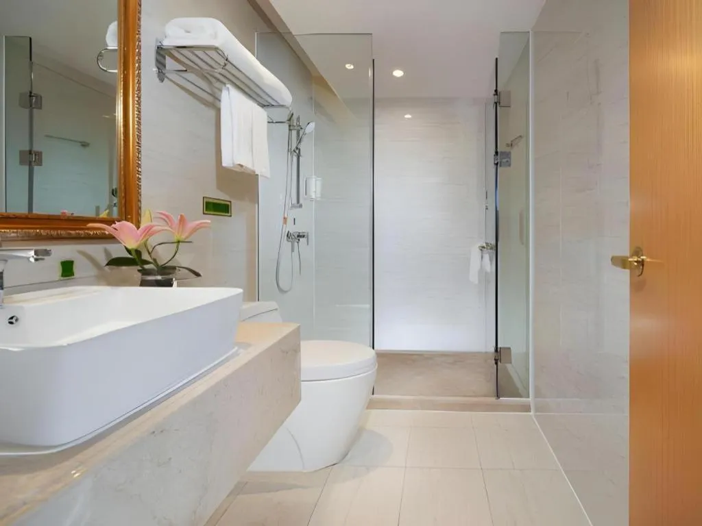 Vienna Hotel Guangxi Hezhou Guposhan Suifeng