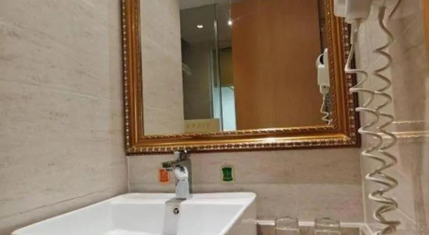 Vienna Hotel Guangxi Hezhou Guposhan Suifeng