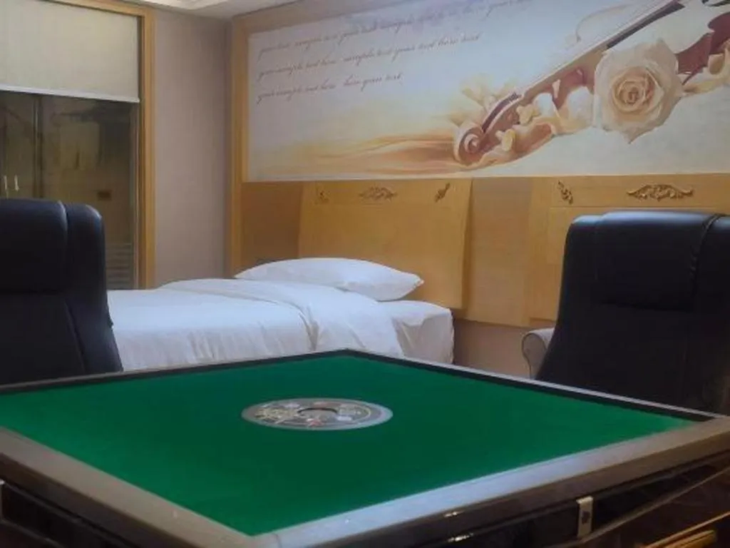 Vienna Hotel Guangxi Hezhou Guposhan Suifeng