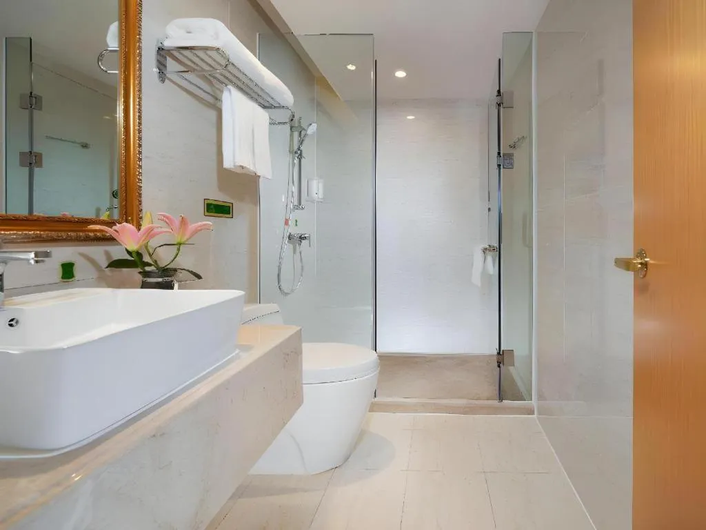 Vienna Hotel Guangxi Hezhou Guposhan Suifeng