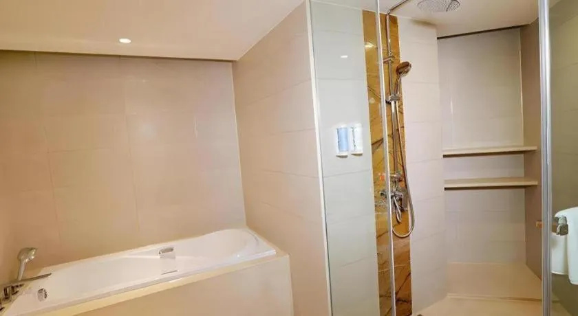 Vienna Hotel Shenyang Central Street