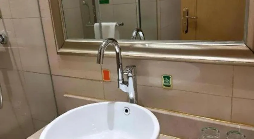 Vienna Hotel Jiangsu Zhangjiagang Passenger Terminal Station