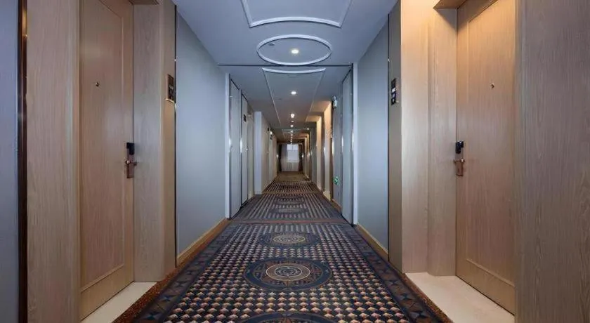 Vienna Hotel Jiangsu Zhangjiagang Passenger Terminal Station