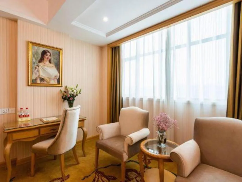 Vienna Hotel Guangzhou Huadu Sunac Cultural Tourism City Shiling