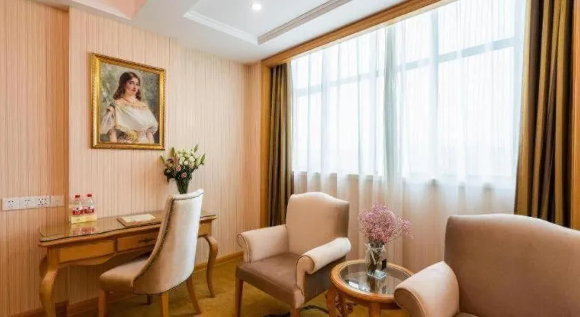 Vienna Hotel Guangzhou Huadu Sunac Cultural Tourism City Shiling