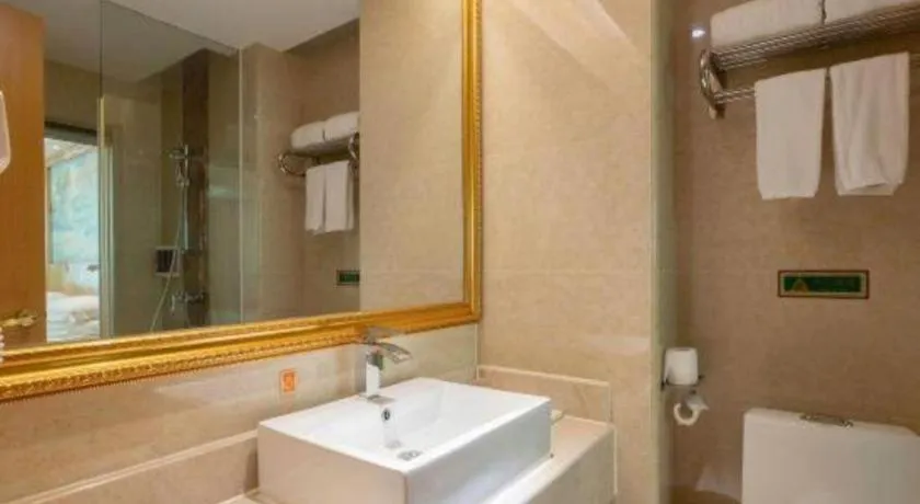 Vienna Hotel Guangzhou Huadu Sunac Cultural Tourism City Shiling