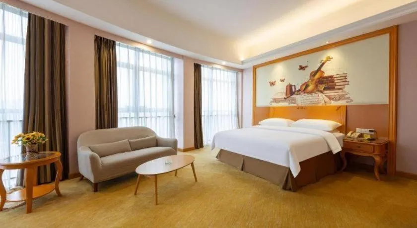 Bed in Vienna Hotel Guangdong Dongguan Chengnan Station