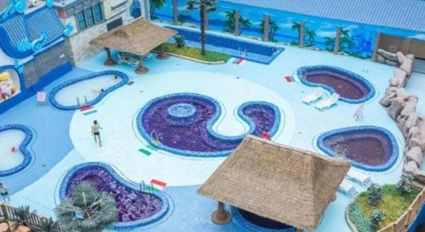 Vienna Hotel Guangzhou Huadu Financial Center Sunac Amusement Park